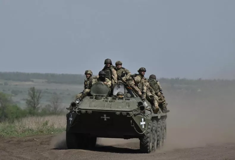 Nga huy động hơn 20.000 quân áp sát pháo đài chiến lược Chasov Yar
