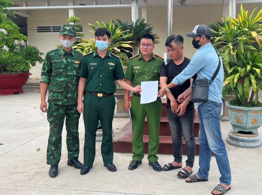 Tóm gọn đối tượng cướp giật ở TP.HCM định bỏ trốn qua Campuchia