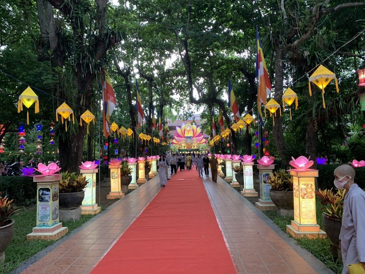 Lễ rước Phật cầu nguyện Quốc thái dân an tại Huế