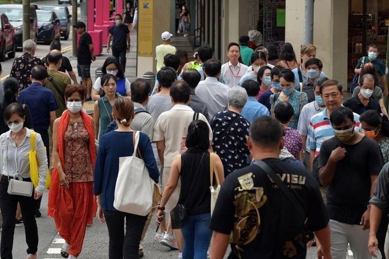 Số ca mắc Covid-19 tăng cao, Singapore khuyến nghị tiêm chủng cho người cao tuổi