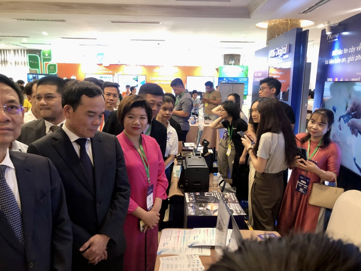 Phó Thủ tướng Trần Lưu Quang kêu gọi doanh nghiệp FDI đào tạo kỹ sư chip bán dẫn