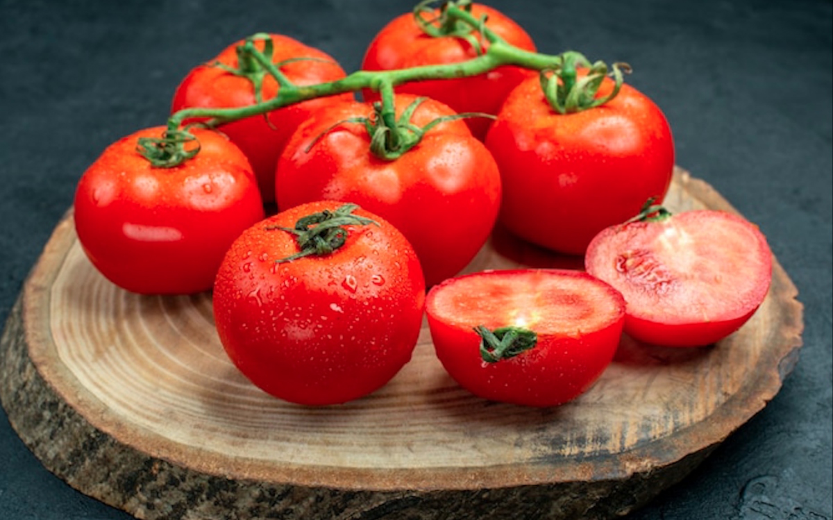 Cà chua rất tốt nhưng nấu chín hay uống nước ép tốt hơn?