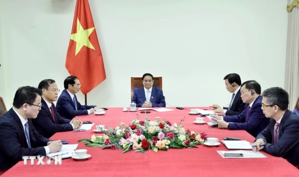 Thủ tướng Phạm Minh Chính mời Thủ tướng Singapore sớm thăm Việt Nam