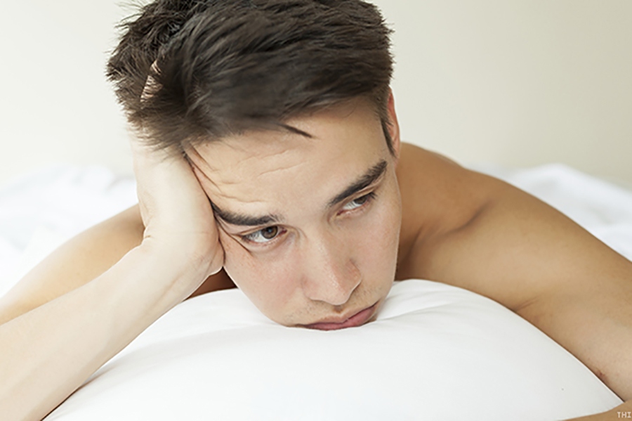 Con trai đang tuổi dậy thì ngã đè cơ quan sinh dục có sao không?