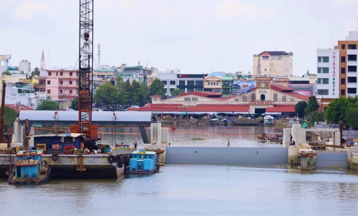 Công trình kè chống ngập ở Cần Thơ “chạy đua” cùng mùa mưa bão