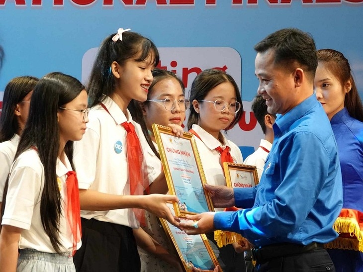 Trao giải Quán quân Sân chơi “Thiếu niên Việt Nam - Công dân toàn cầu" 2024