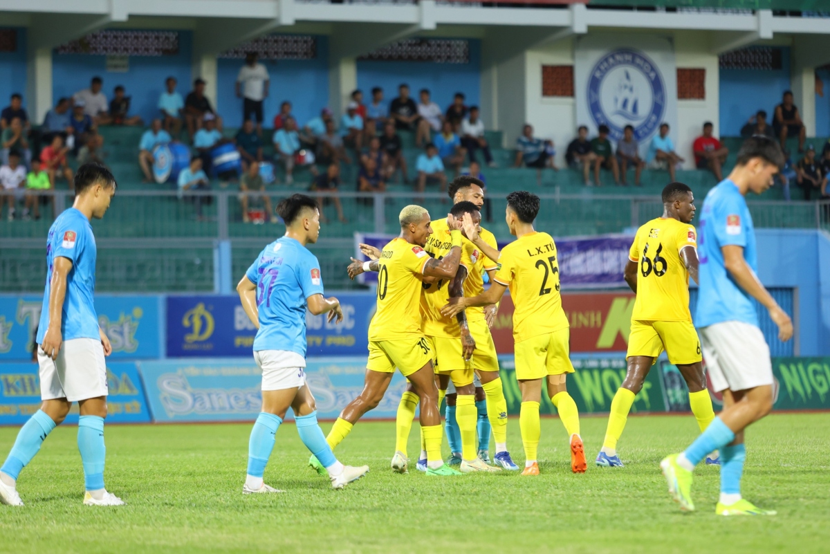 Đội hình tiêu biểu vòng 23 V-League 2023/2024: Vinh danh cầu thủ nhập tịch