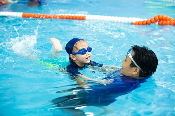 Làm thế nào để dạy bơi cho trẻ hiệu quả?
