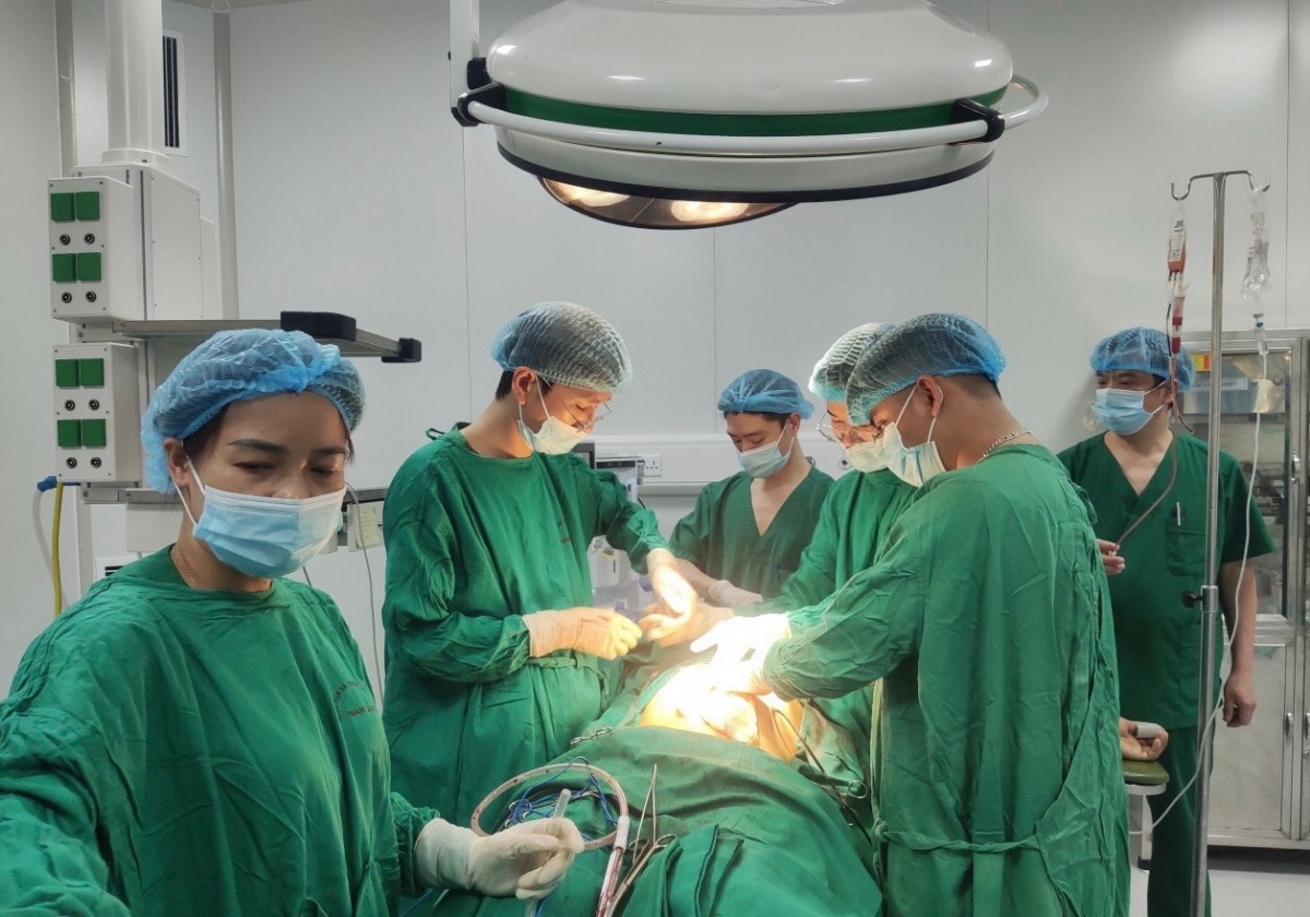 Bệnh viện đa khoa Sơn La thực hiện thành công ca phẫu thuật khó hệ tiêu hóa
