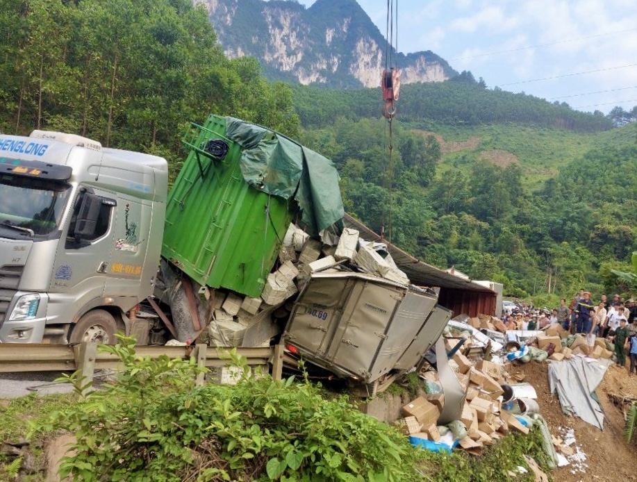 Cao Bằng: Nữ tài xế xe tải tử vong khi va chạm giao thông