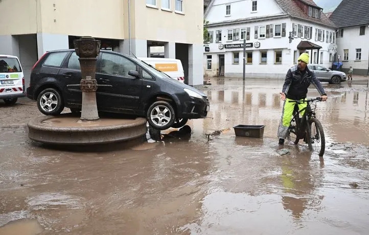 Đức, Thụy Sĩ và Italia tiếp tục bị tàn phá bởi lũ lụt