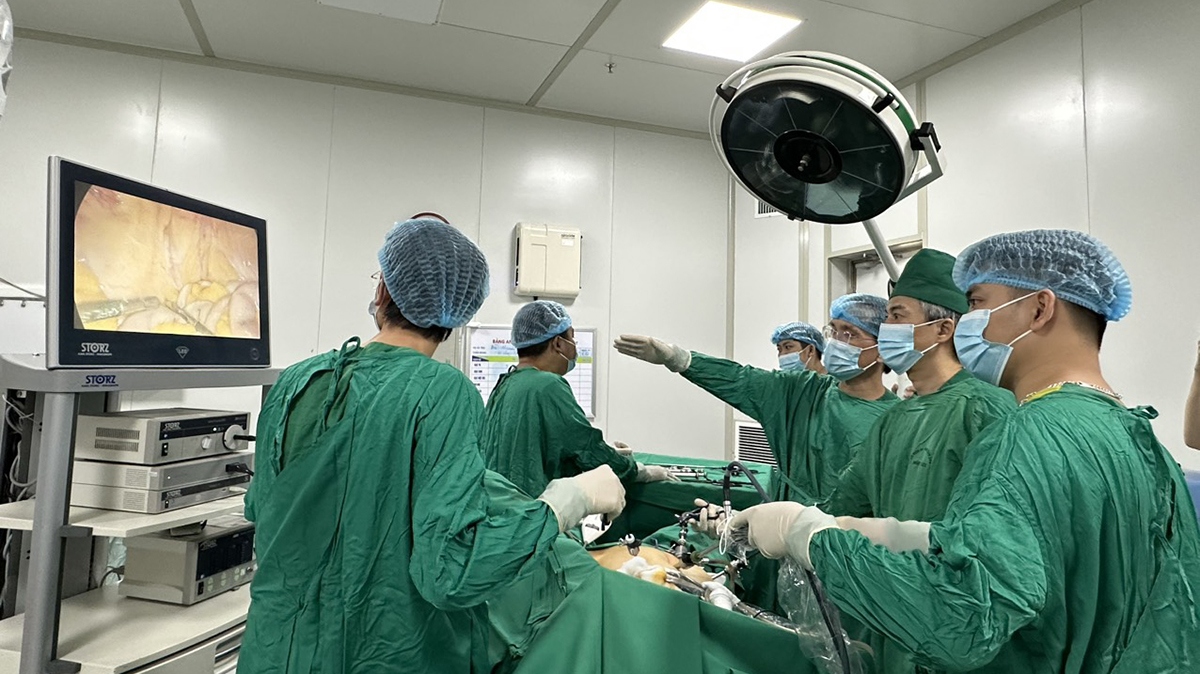 Sơn La: Phẫu thuật cắt, nối đại tràng qua nội soi ổ bụng cho bệnh nhân ung thư