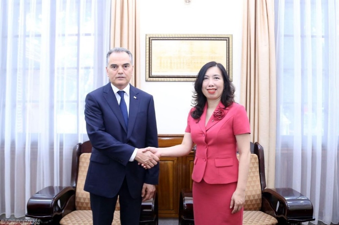 Thứ trưởng Ngoại giao Lê Thị Thu Hằng tiếp các Đại sứ Turkmenistan, Iceland