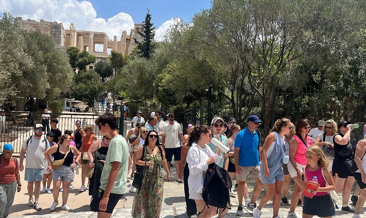 Hy Lạp ứng phó những hệ lụy từ quá tải du lịch