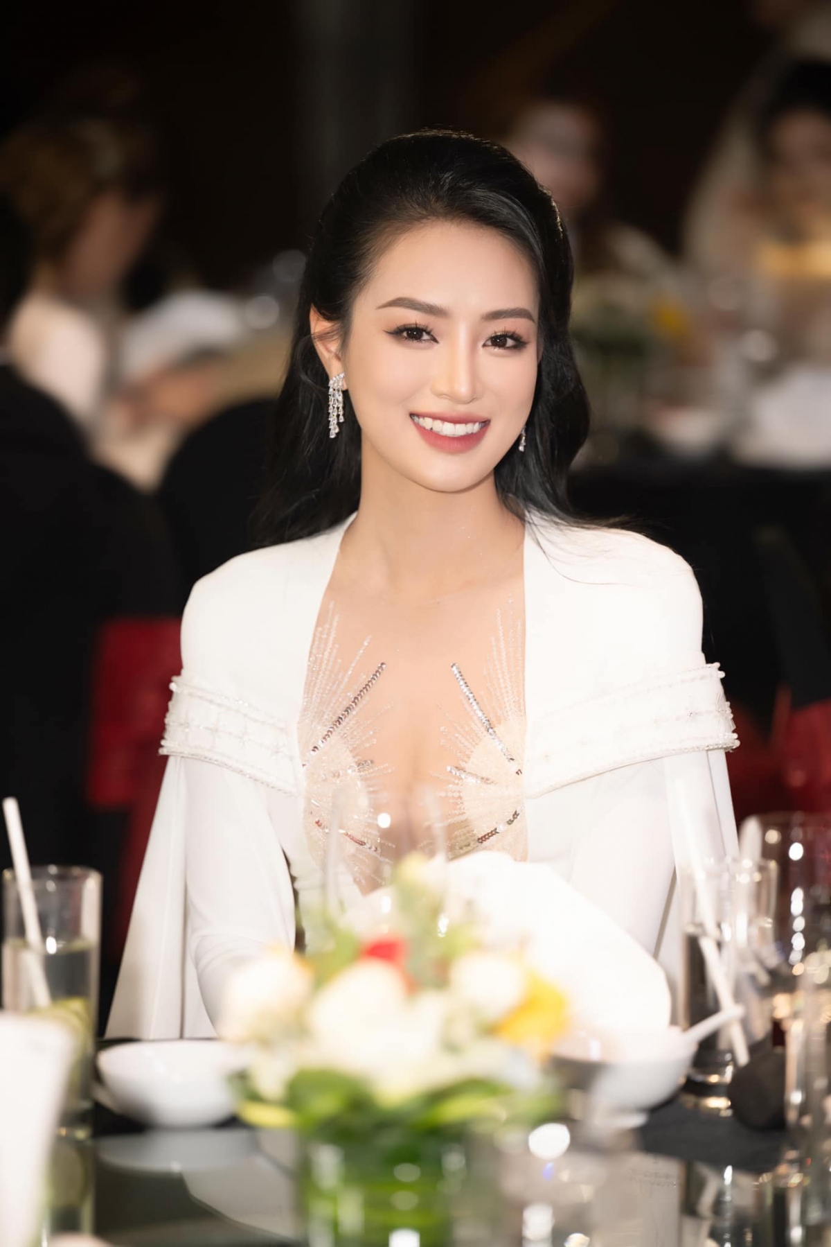 Nhan sắc ngọt ngào của Bùi Khánh Linh - Á hậu bị "ngó lơ" ở show hẹn hò