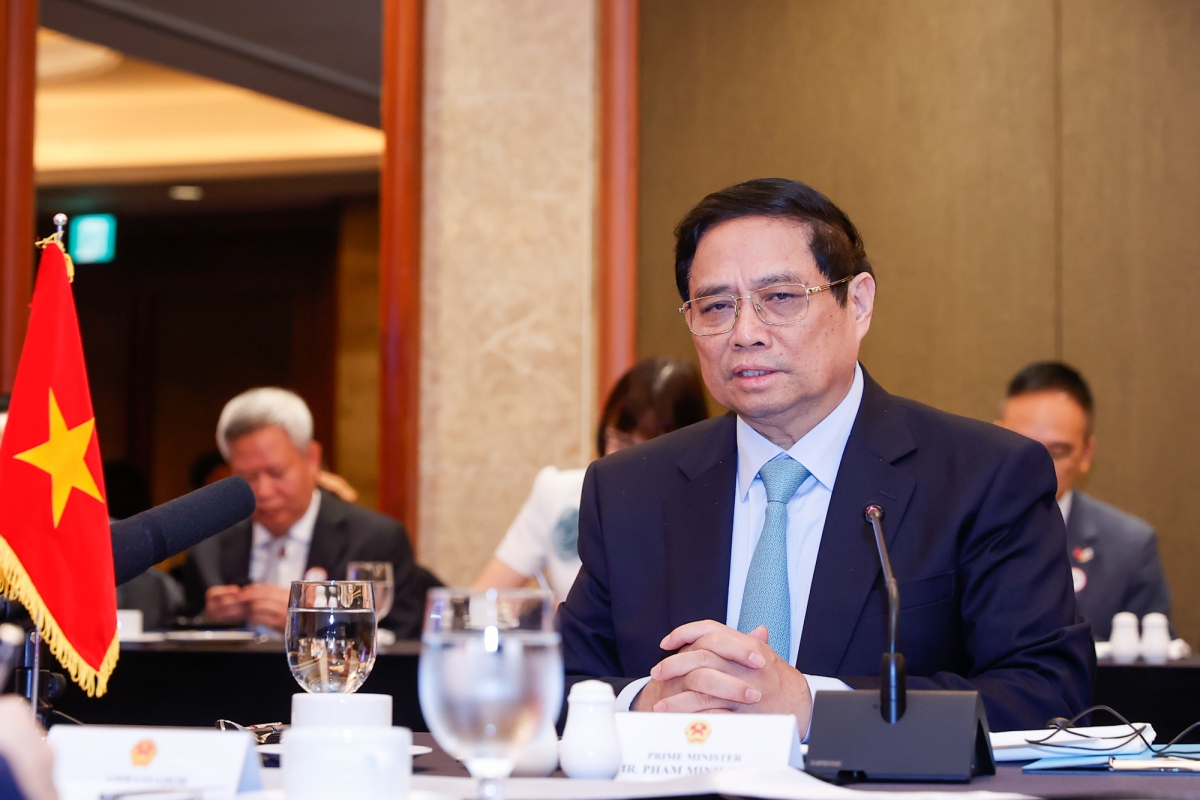 Thủ tướng dự tọa đàm với chuyên gia về bán dẫn, trí tuệ nhân tạo Hàn Quốc