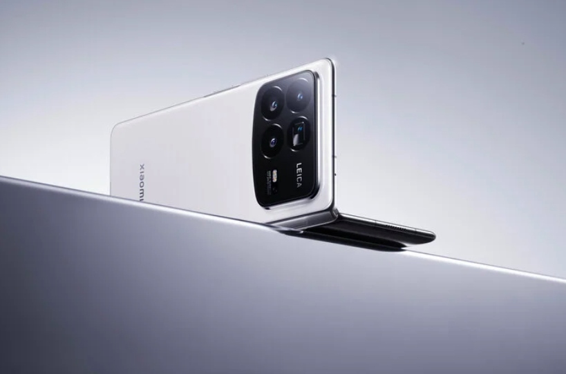 Smartphone gập MIX Fold 4 và MIX Flip của Xiaomi đối thủ cạnh tranh Samsung