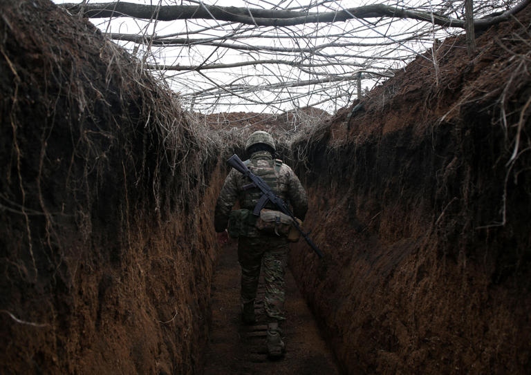 Nga bí mật đào hầm, đột kích phía sau phòng tuyến Ukraine