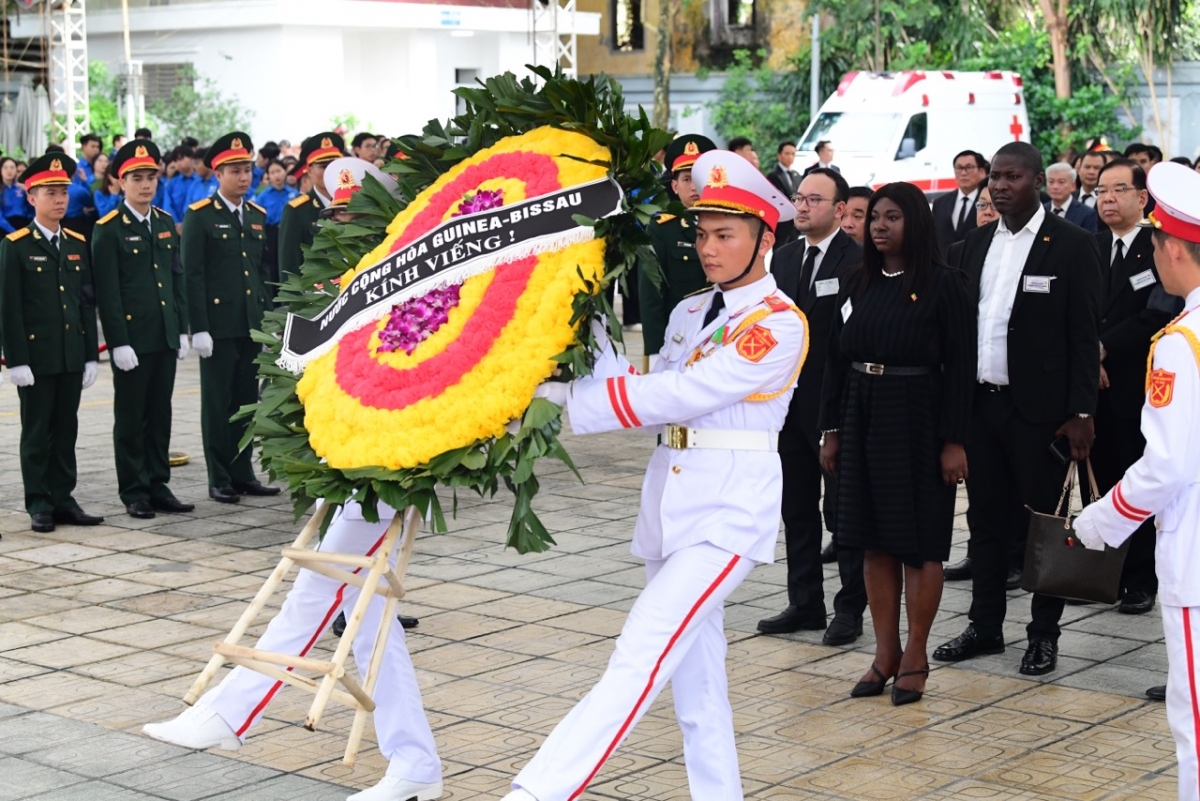 Hơn 1.560 đoàn trong và ngoài nước viếng Tổng Bí thư Nguyễn Phú Trọng
