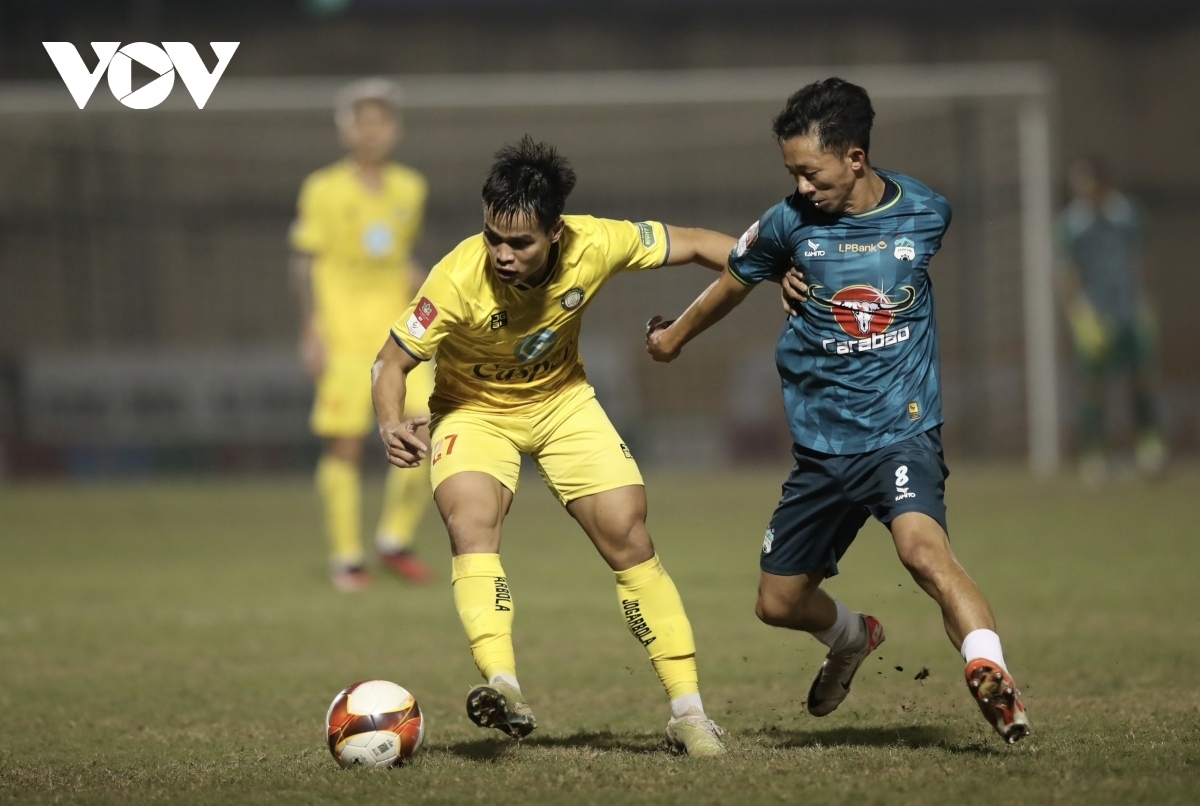 Chuyển nhượng V-League: HAGL gặp khó khi bổ sung cầu thủ