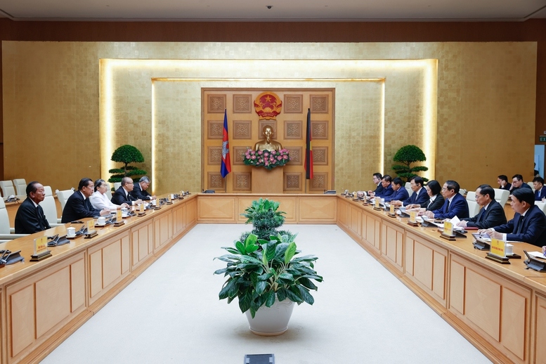Thủ tướng Phạm Minh Chính gặp Chủ tịch Thượng viện Campuchia Hun Sen