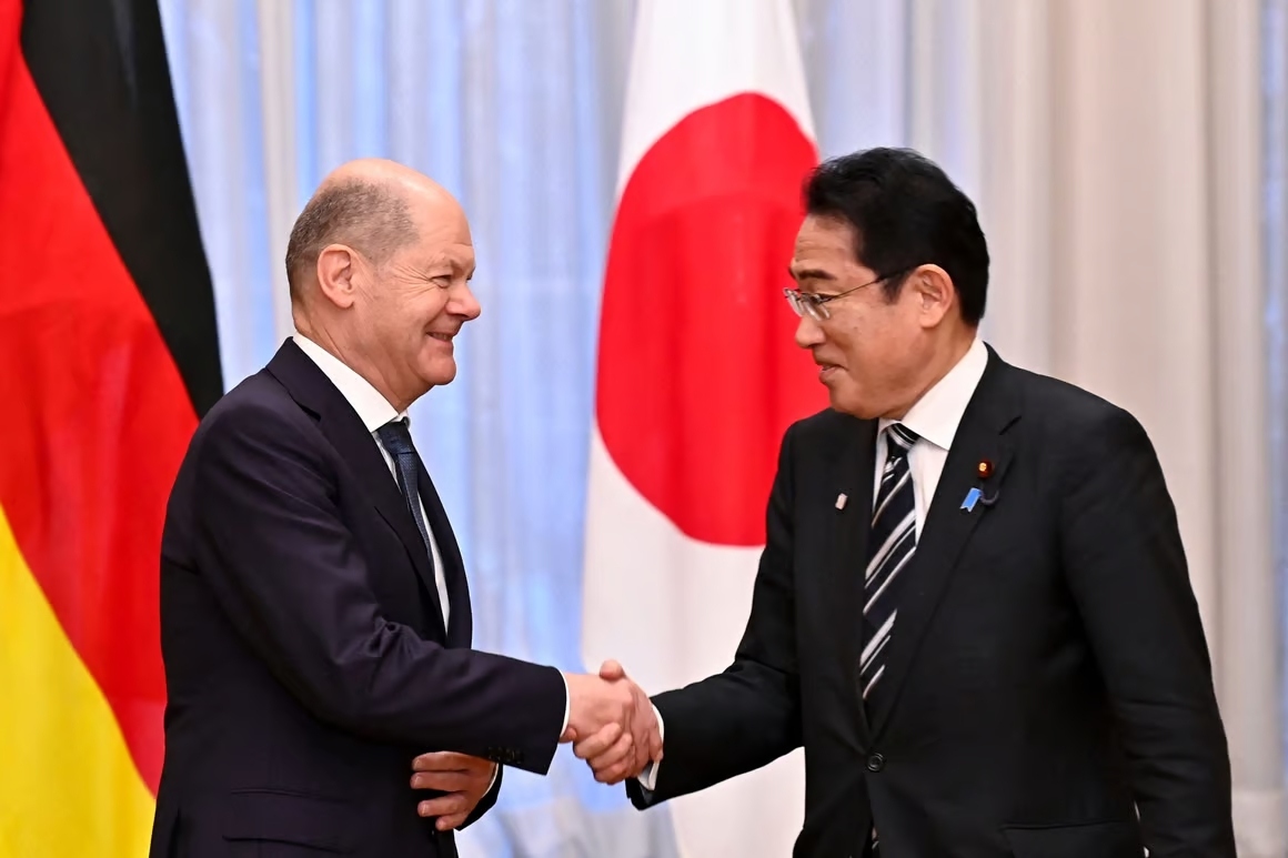 Thủ tướng Nhật Bản muốn thiết lập khuôn khổ an ninh kinh tế mới với Đức