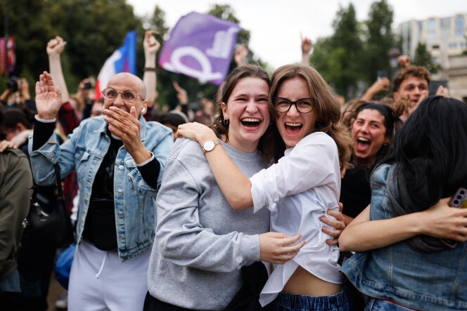 Bất ngờ bầu cử Quốc hội Pháp: Sự trở lại của cánh tả