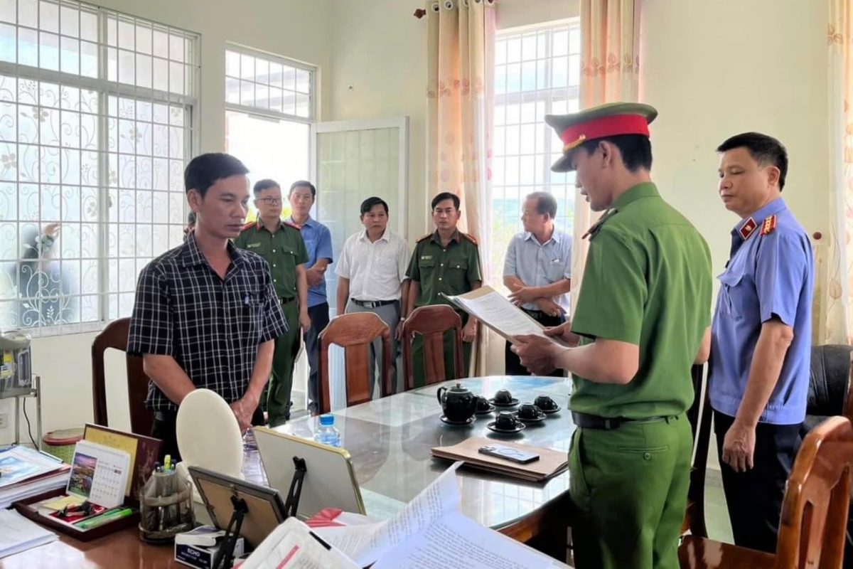 Khởi tố bắt tạm giam chủ tịch xã ở Phú Yên tham ô tài sản