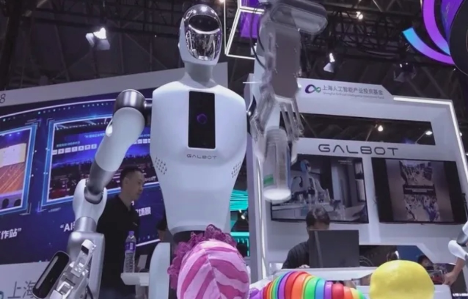 “Trình làng” robot AI hứa hẹn trở thành trợ thủ đắc lực cho con người