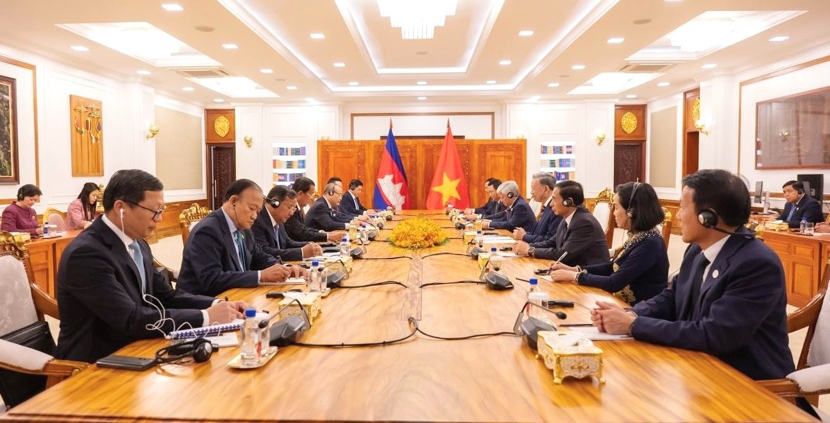 Chủ tịch nước Tô Lâm hội đàm với Chủ tịch Đảng Nhân dân Campuchia Hun Sen