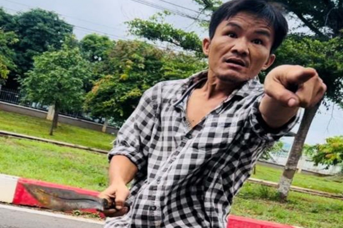 Tạm giữ đối tượng dùng dao tấn công CSGT ở Đồng Nai