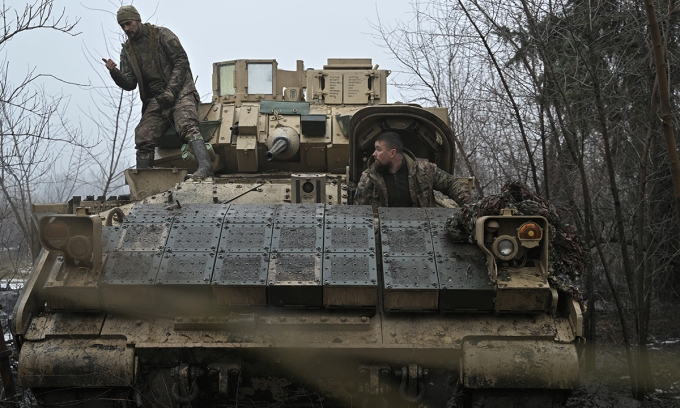 Ukraine cho rằng Nga "ngại" đối đầu trực diện "sát thủ diệt tăng" Bradley