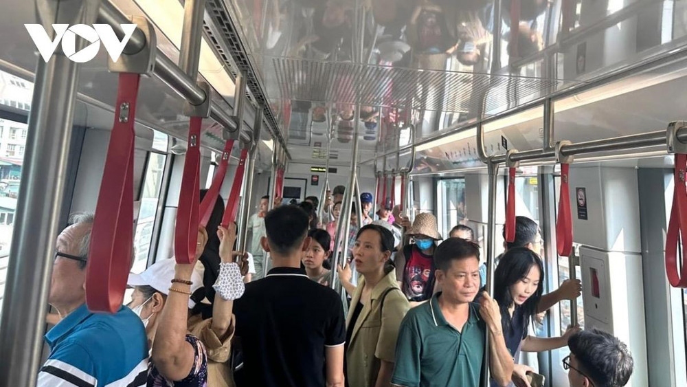 10 ngày đầu vận hành, metro Nhổn-ga Hà Nội đón hơn 600.000 hành khách