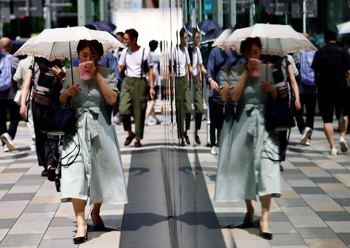 Hàng trăm người ở Tokyo, Nhật Bản tử vong do say nắng trong tháng 7