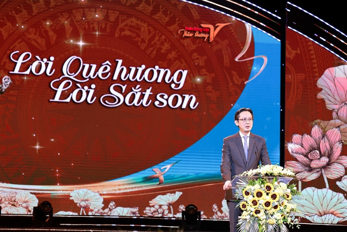 Gala tiếng Việt thân thương “Lời quê hương - Lời sắt son”