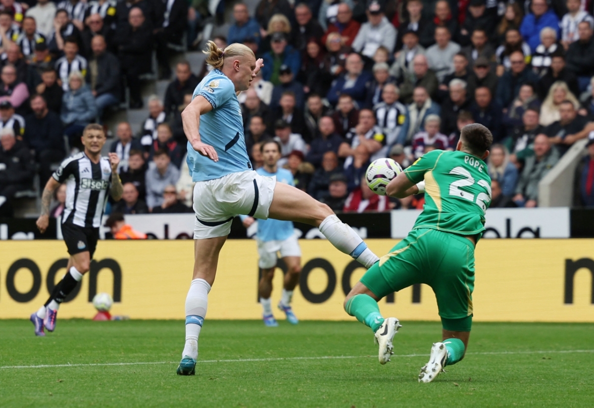 Haaland vô duyên kì lạ, Man City-không-Rodri hòa hú vía trên sân Newcastle