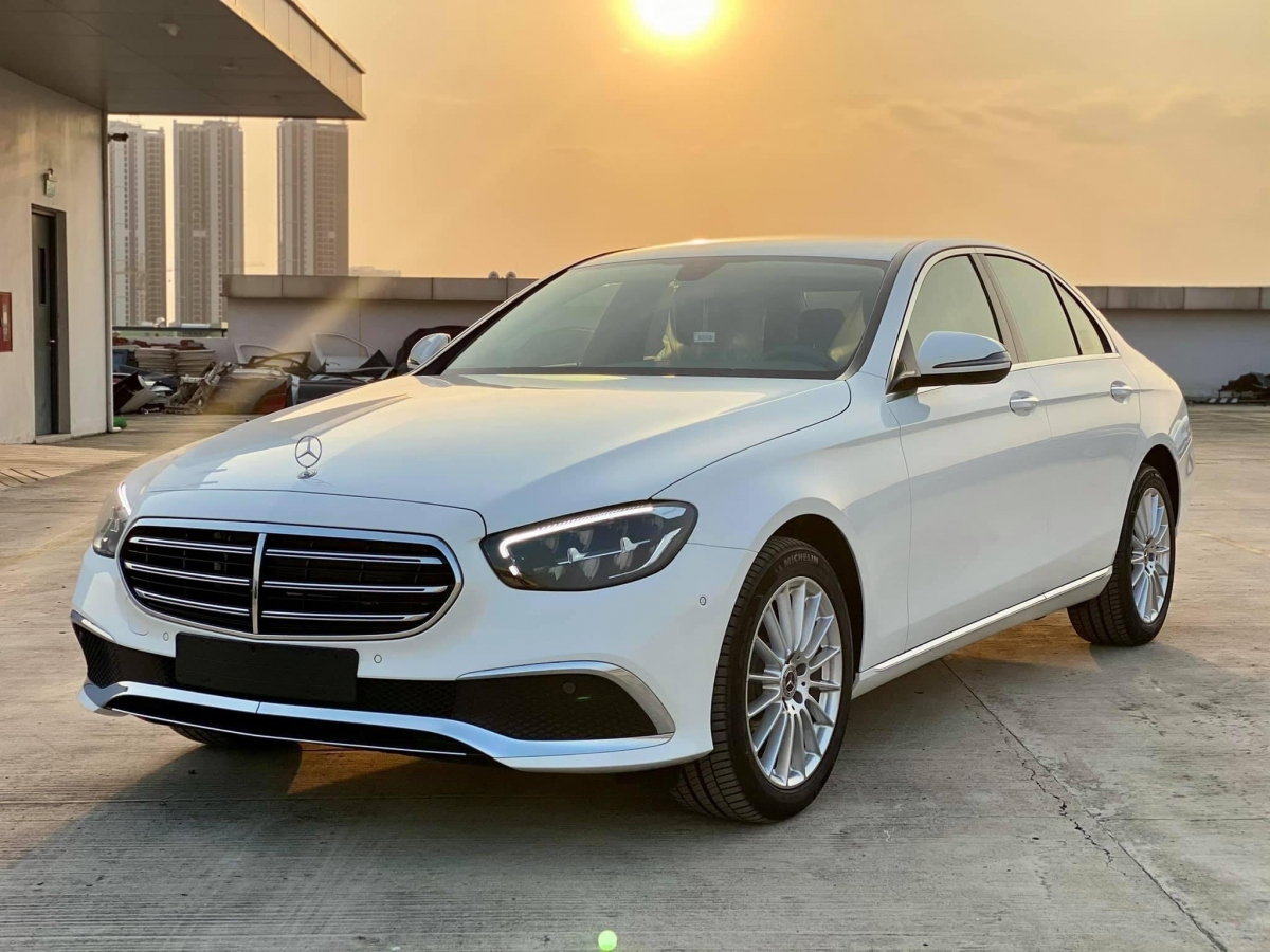 Bảng giá xe Mercedes-Benz tháng 9/2024: E-Class giảm giá hàng trăm triệu đồng