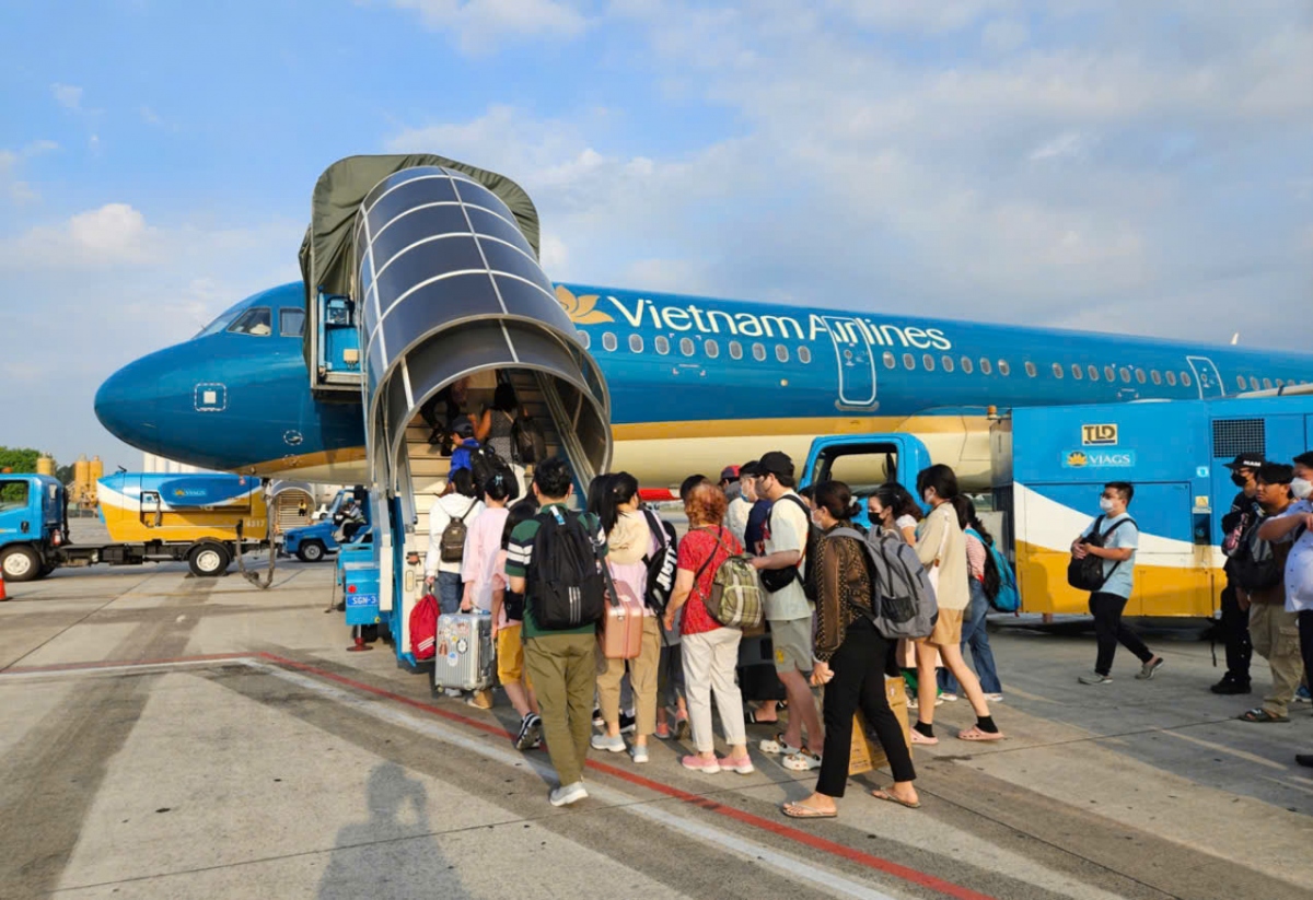 Vietnam Airlines Group mở bán lần đầu 1,5 triệu chỗ dịp Tết Nguyên đán 2025