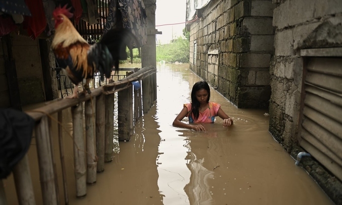 Philippines tìm kiếm 15 ngư dân mất tích trên biển do bão Yagi