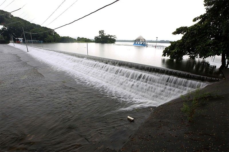 Philippines cảnh báo hai vùng áp thấp có thể phát triển thành bão