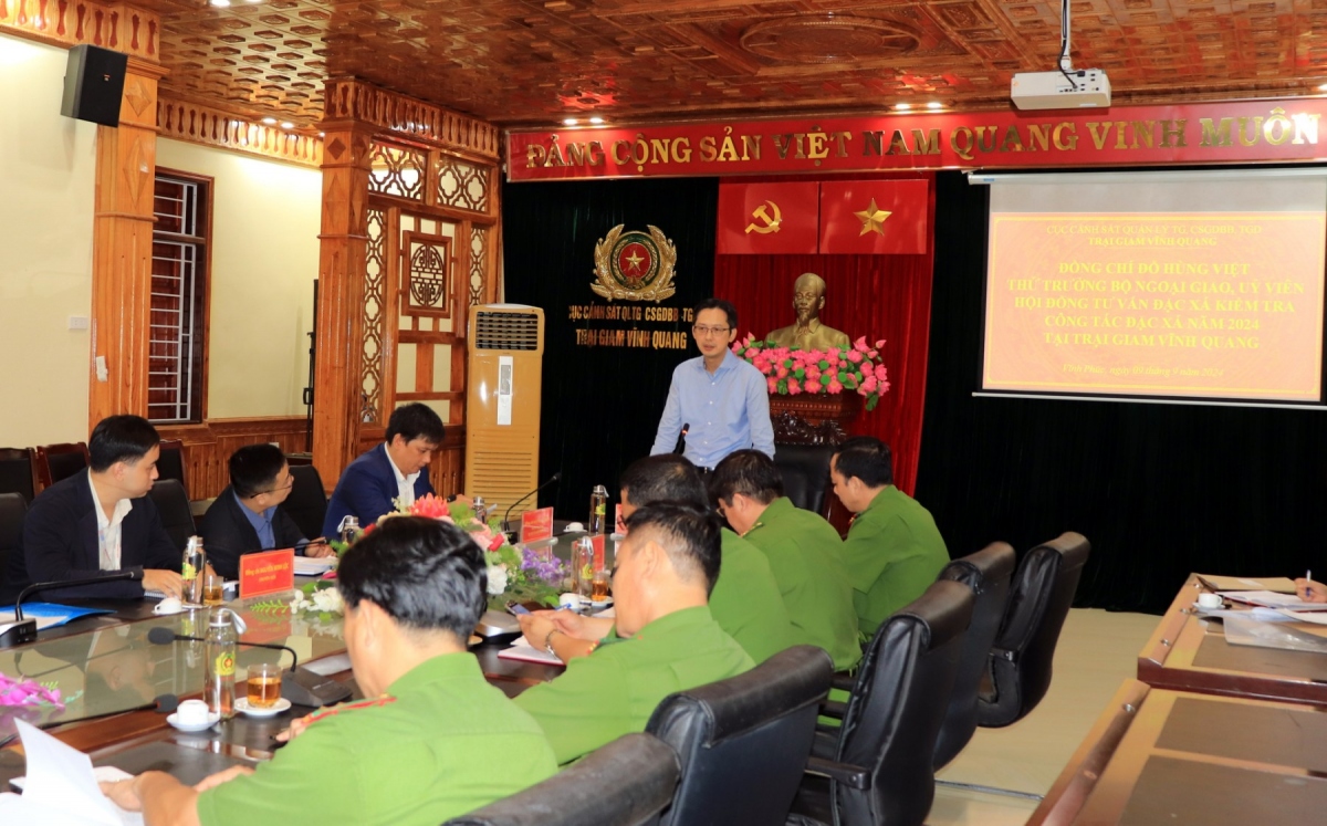 Kiểm tra công tác đặc xá tại trại giam có đông phạm nhân nước ngoài