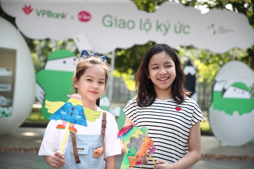 Điểm hot nhất hà nội hơn 3 vạn du khách đổ bộ khám phá lễ hội thiết kế sáng tạo hình ảnh 3 Diem hot nhat ha noi hon 3 van du khach do bo kham pha le hoi thiet ke sang tao hinh anh 3