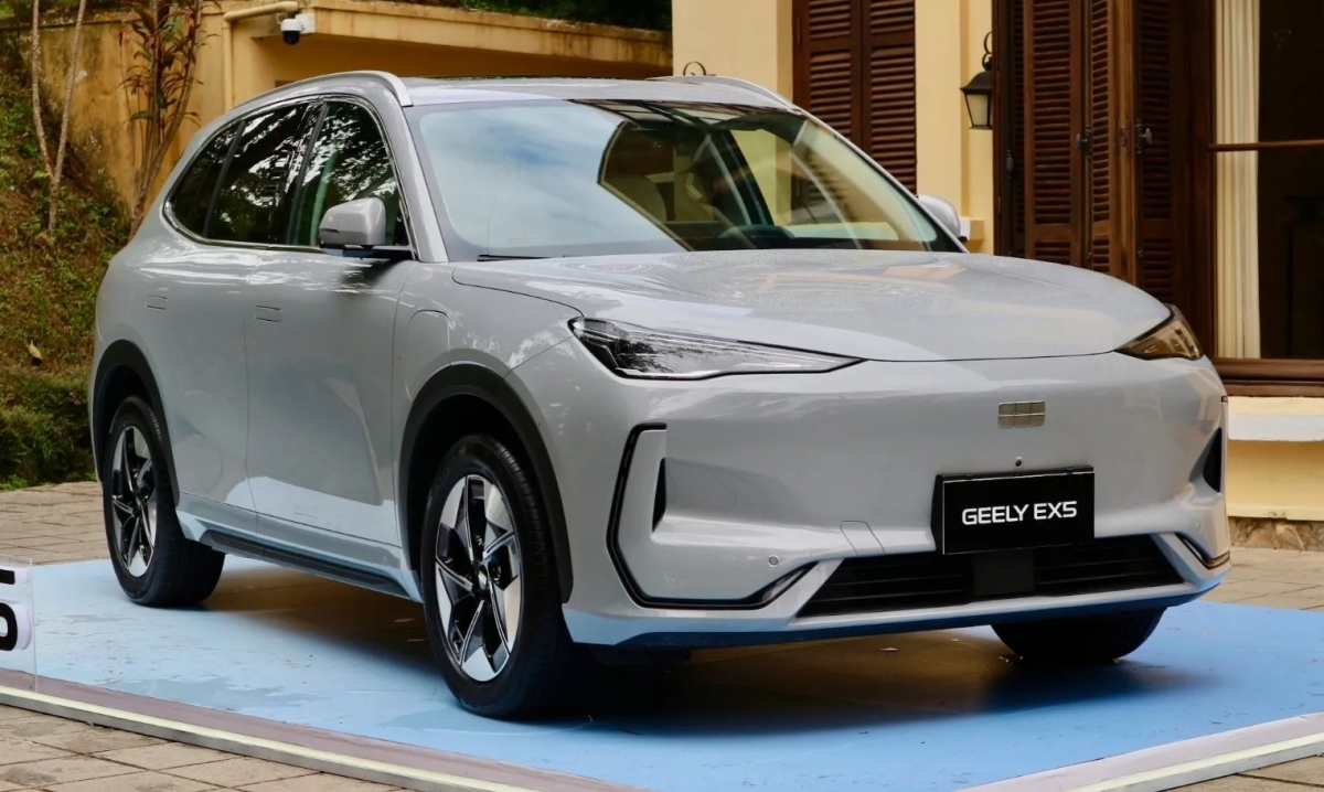 geely-ex5-gia-xe1-41f2.jpg