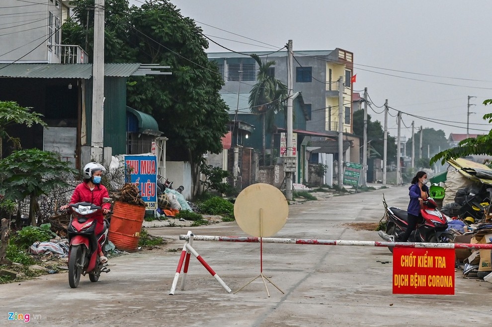 Cận cảnh thôn Hạ Lôi, Mê Linh (Hà Nội) ngày đầu cách ly