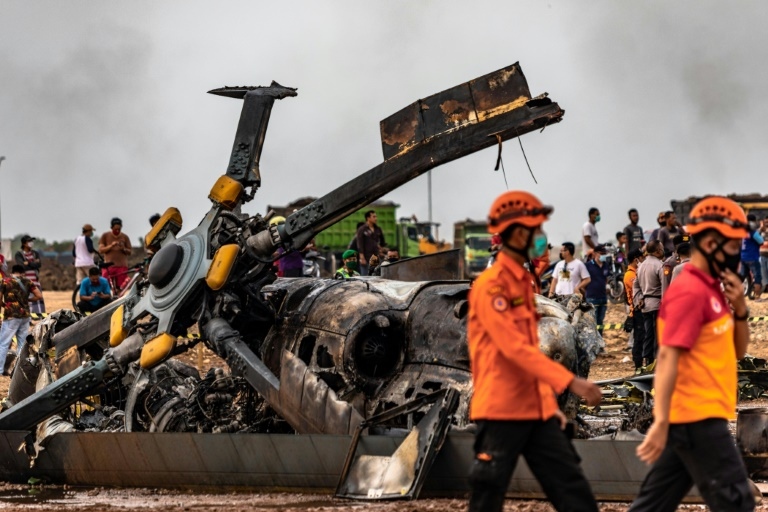 Rơi máy bay quân sự ở Indonesia làm 4 người thiệt mạng