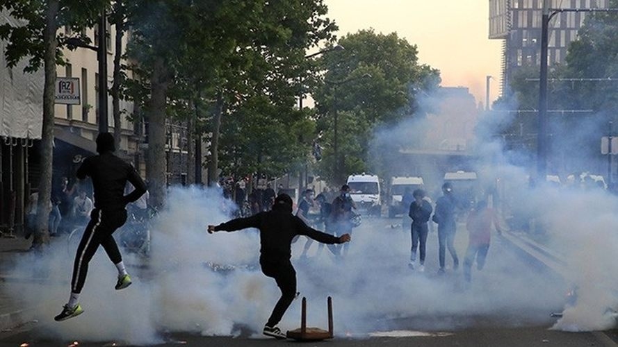 Biểu tình phản đối phân biệt chủng tộc và bạo lực cảnh sát lan rộng tại Pháp