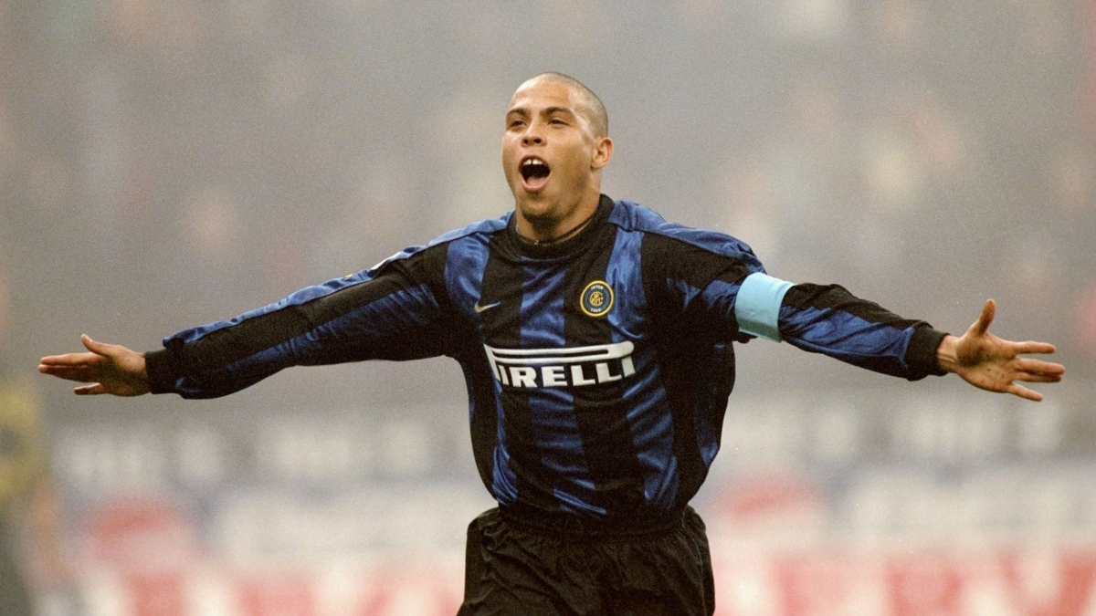 Ngày này năm xưa: Ronaldo “béo” gia nhập Inter Milan