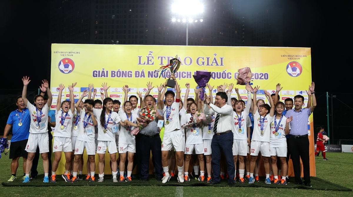 Chùm ảnh: Hà Nội lập hat-trick vô địch giải bóng đá U19 nữ Quốc gia