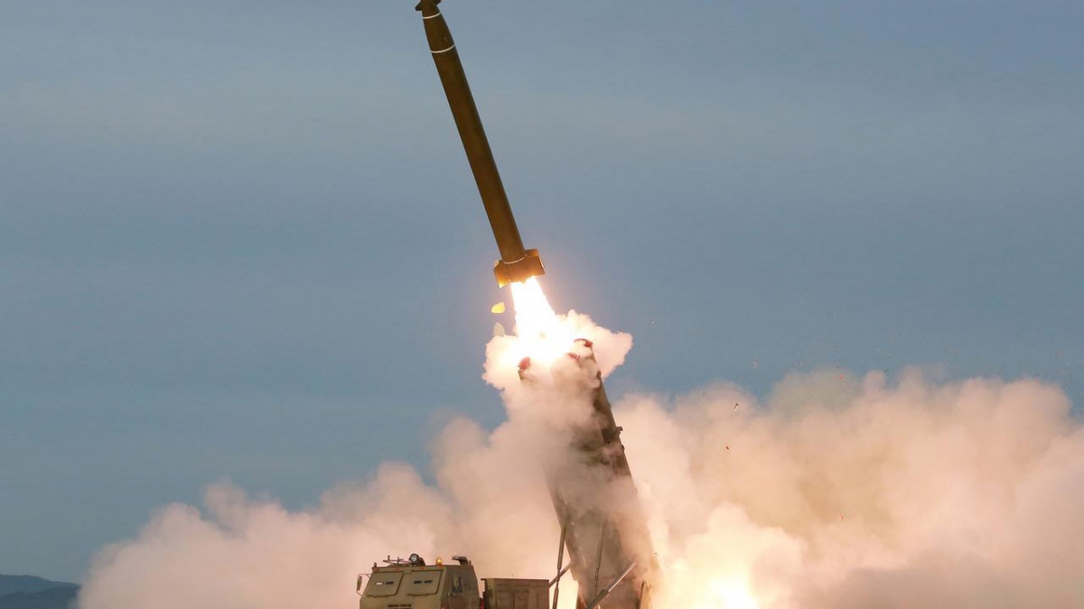 Triều Tiên bắn 1 loạt vật thể nghi là tên lửa hành trình về phía biển