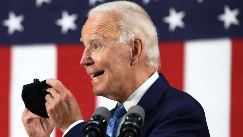 Trump thu hẹp cách biệt với Biden, dẫn trước ở lớp cử tri da trắng